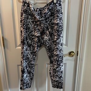 Fabletics power hold full length legging.  Size tag cut out